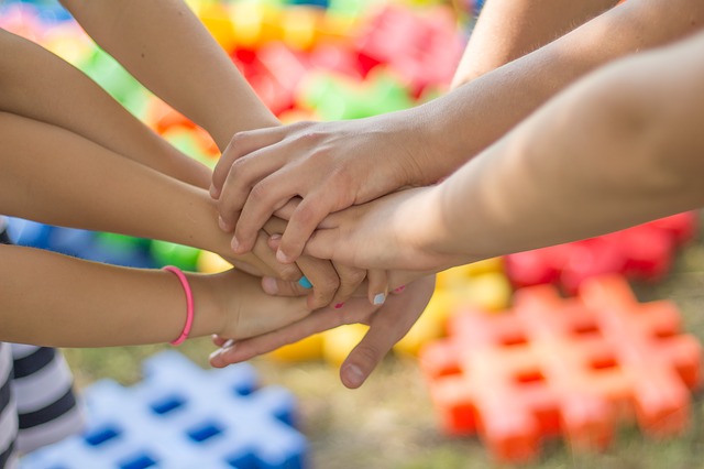 Tags: hands, friendship, friends